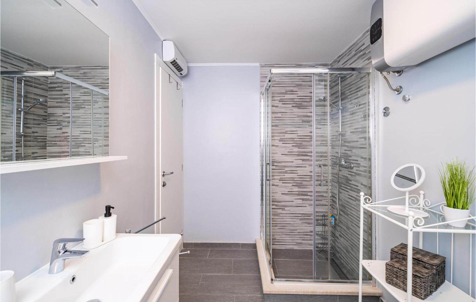 Nice Apartment In Dubrovnik With Kitchen מראה חיצוני תמונה