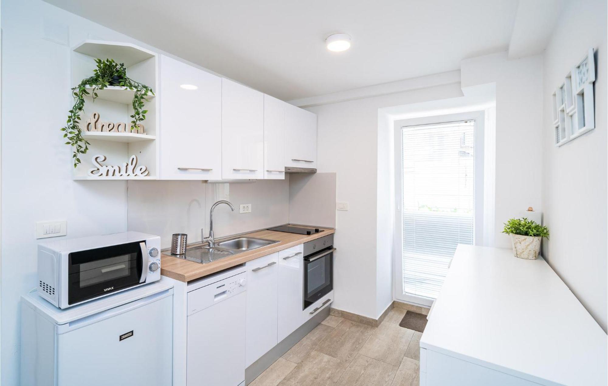 Nice Apartment In Dubrovnik With Kitchen מראה חיצוני תמונה